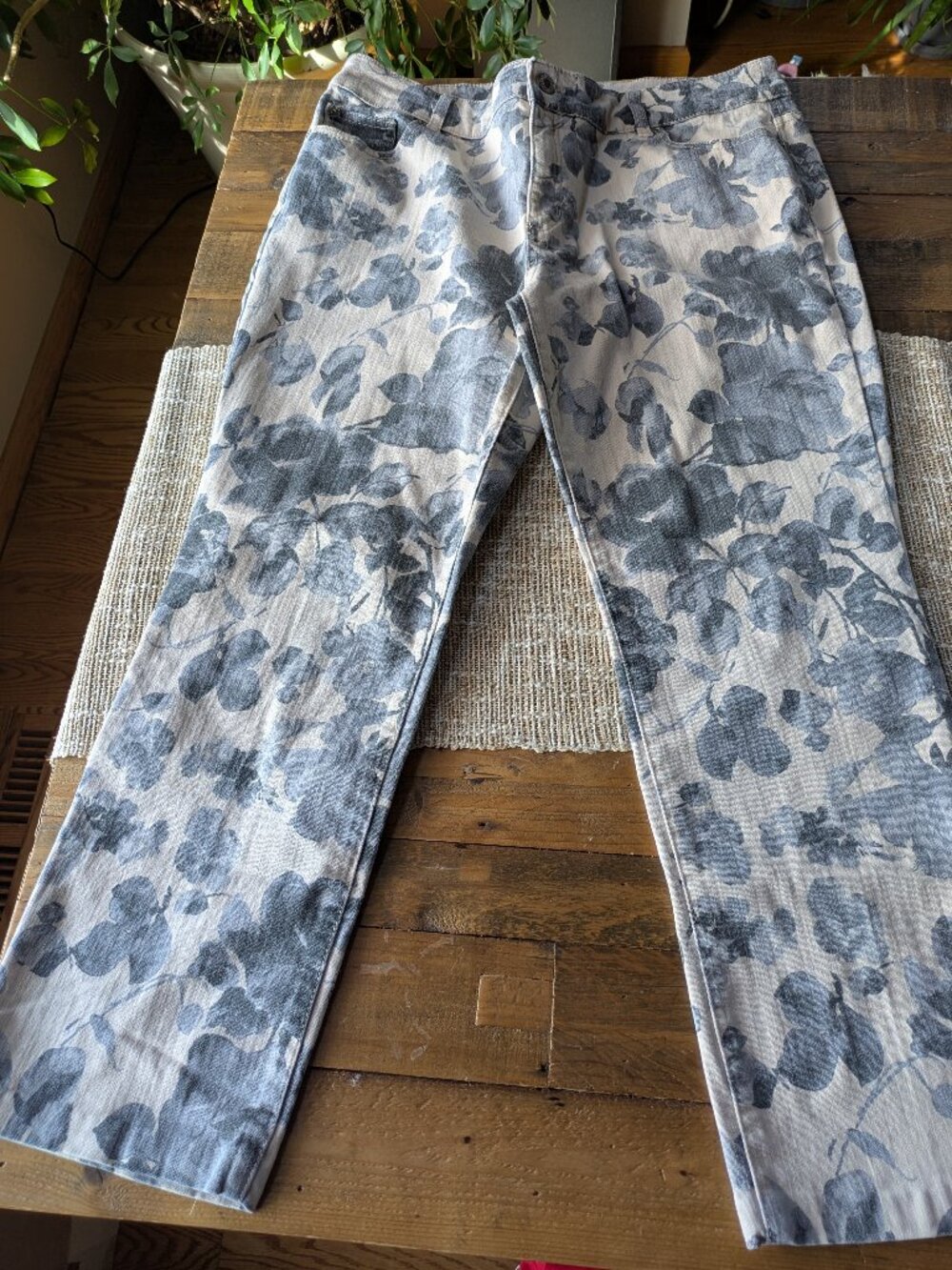 chicos so slimming regular size 2.5 ivory gray floral cottagecore jeans #699